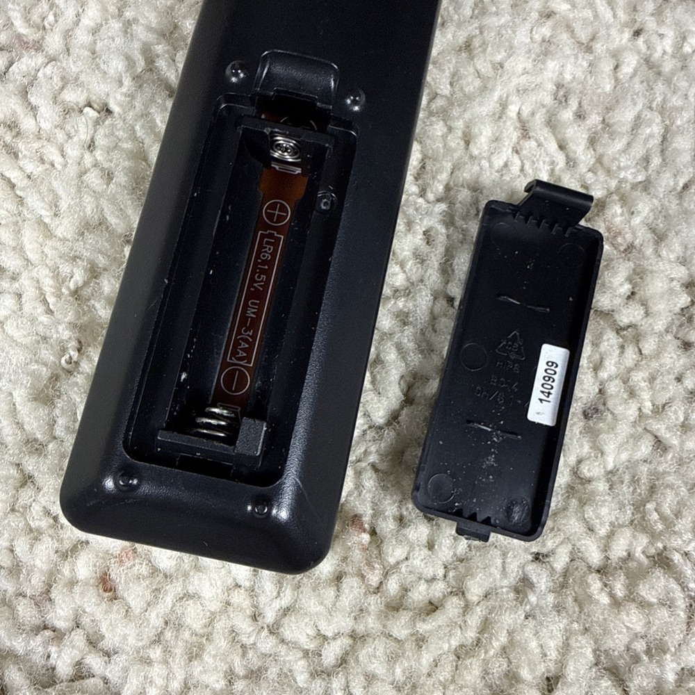 Genuine Sharp RRMCGA328AWSA Audio System‎ Remote Control - Picture 3 of 3